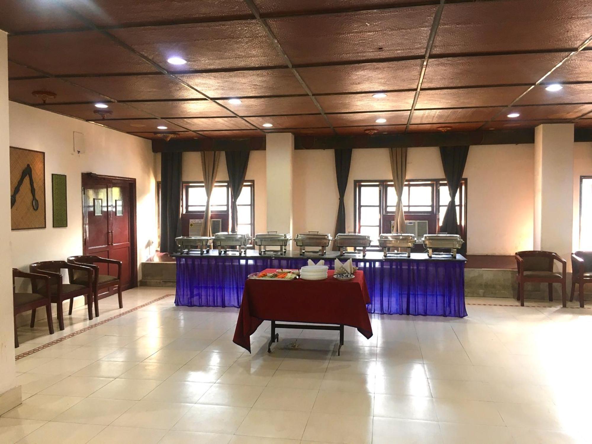 Hotel Indsurya Dibrugarh Eksteriør billede