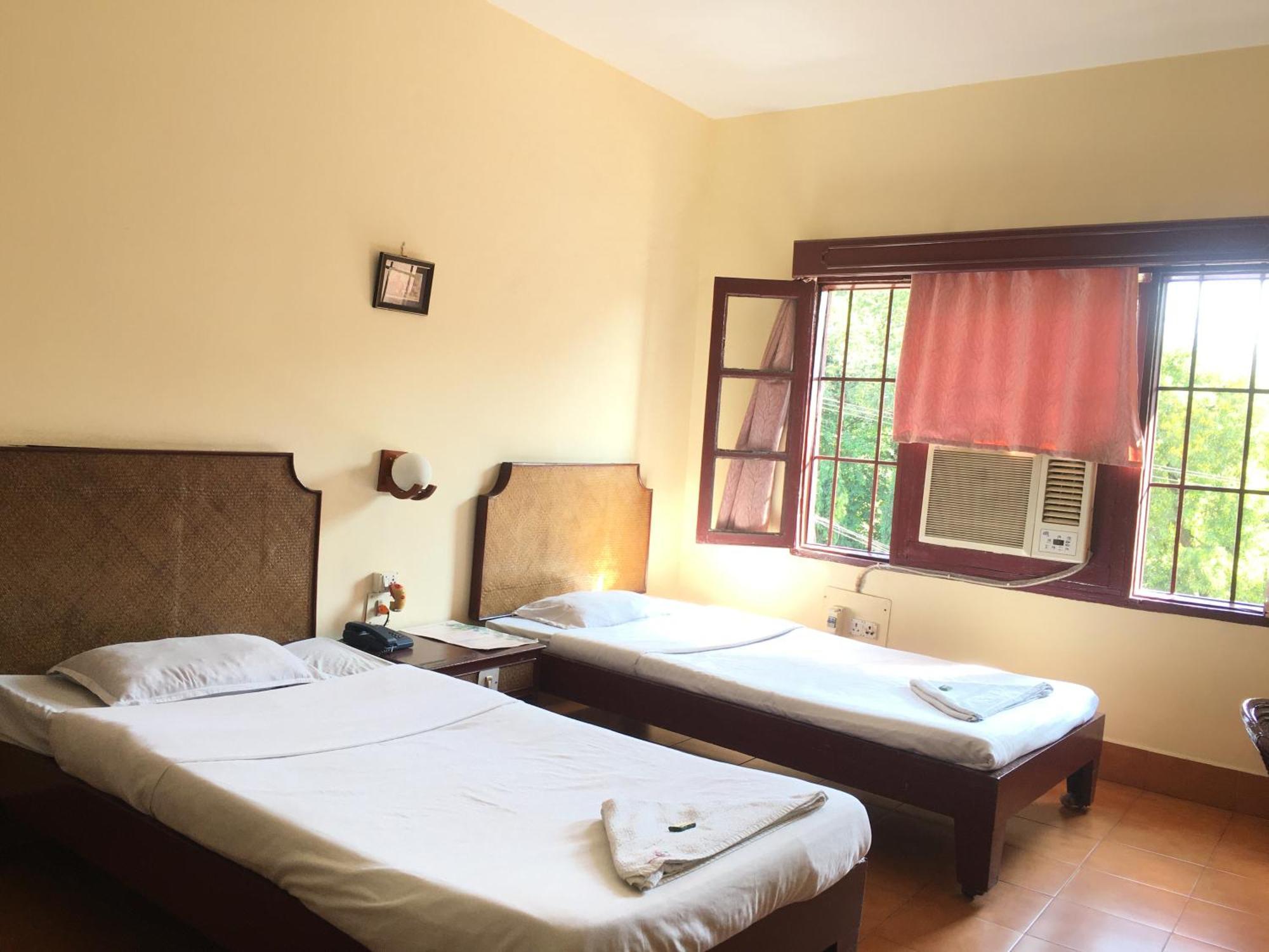 Hotel Indsurya Dibrugarh Eksteriør billede