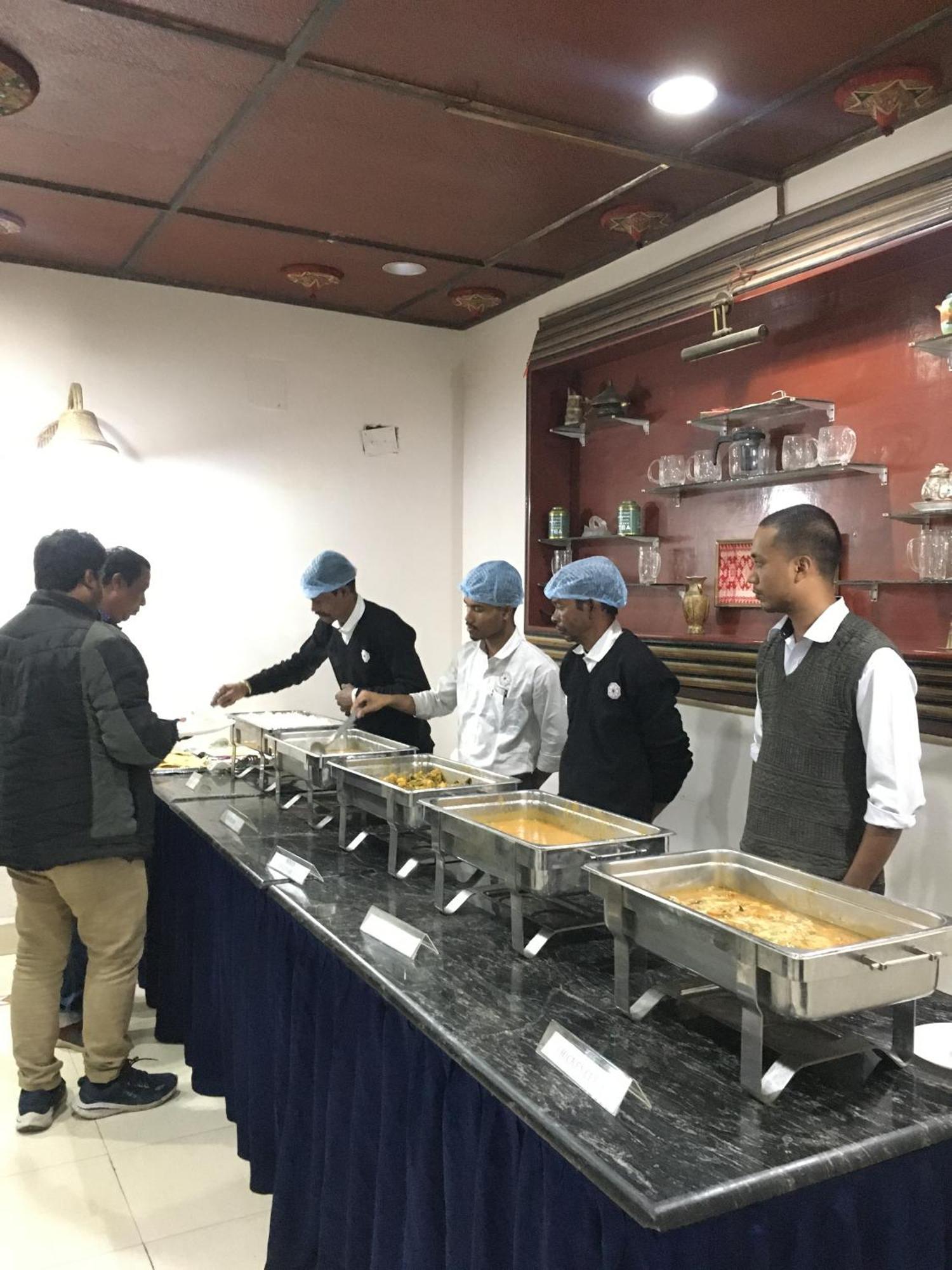 Hotel Indsurya Dibrugarh Eksteriør billede