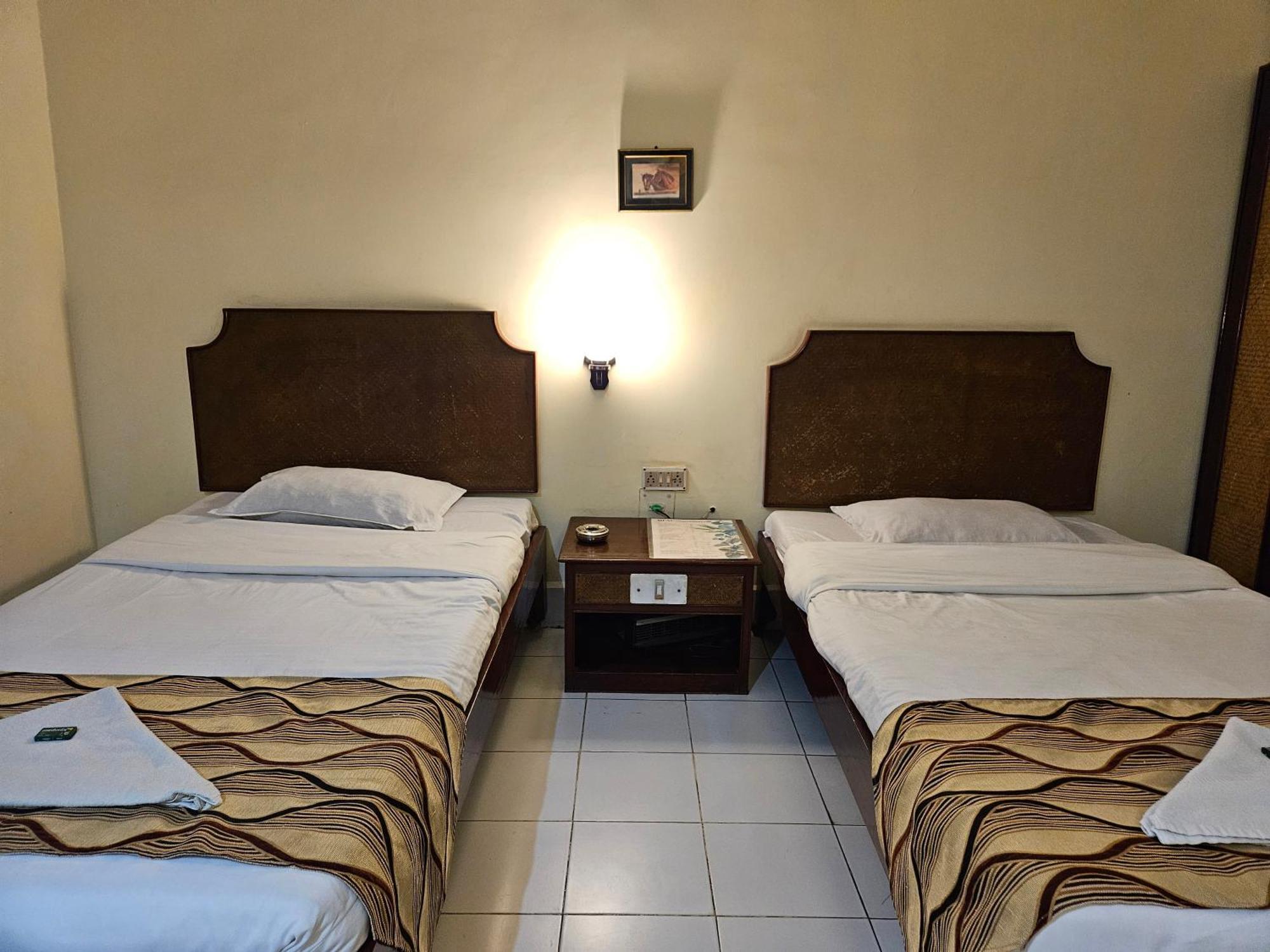 Hotel Indsurya Dibrugarh Eksteriør billede