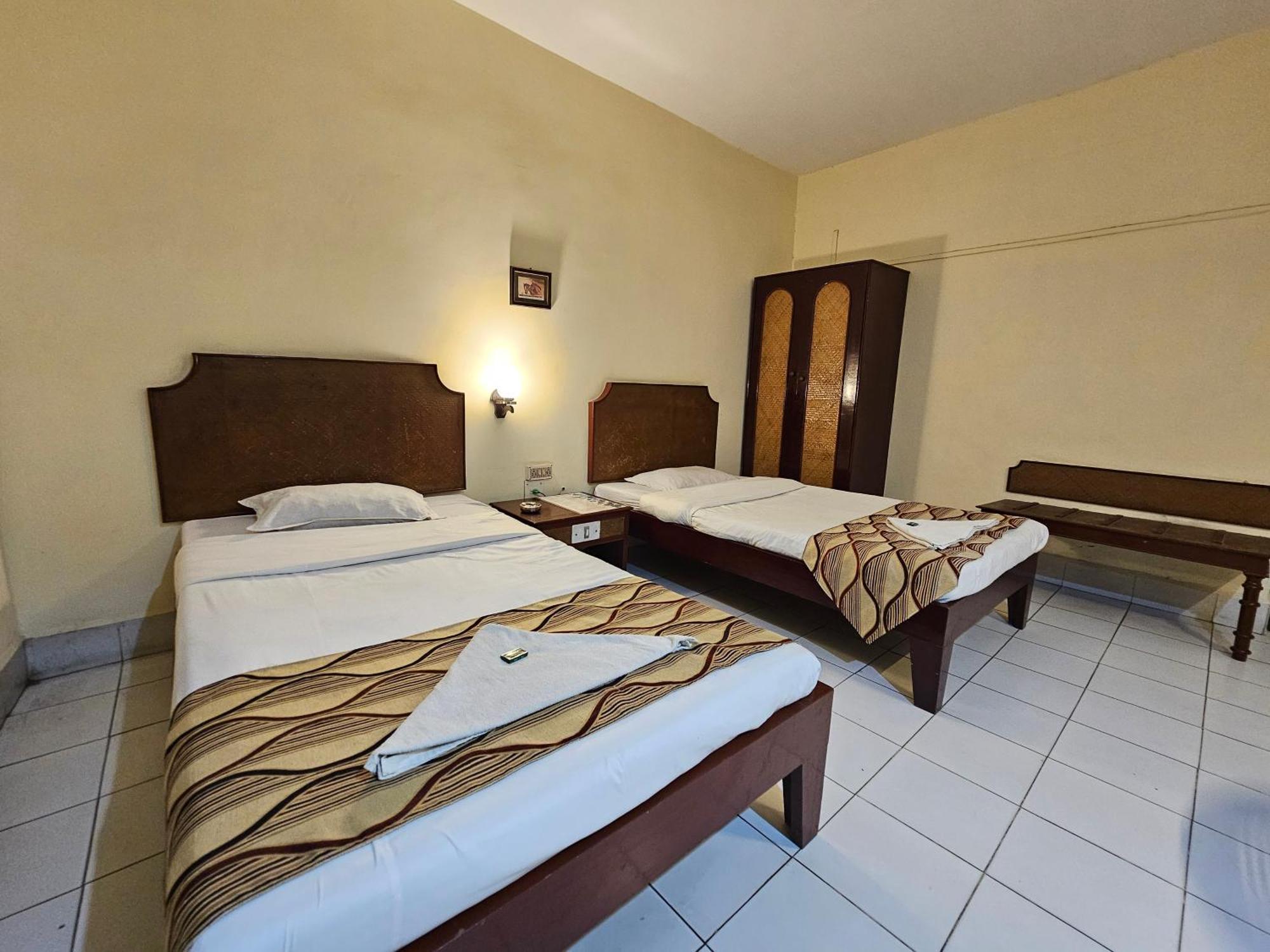 Hotel Indsurya Dibrugarh Eksteriør billede